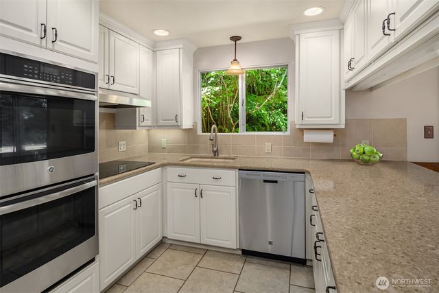 7921 E Mercer Way, Mercer Island, WA 98040