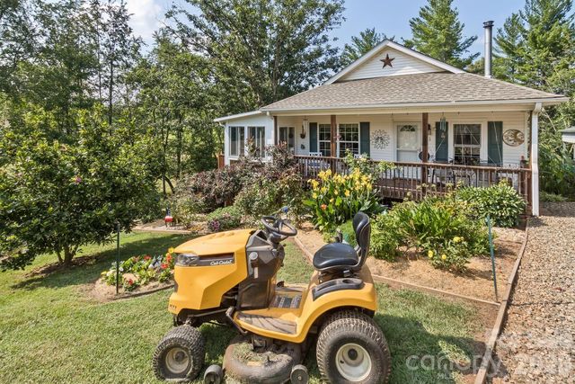 11 Dusty Lane, Leicester, NC 28748