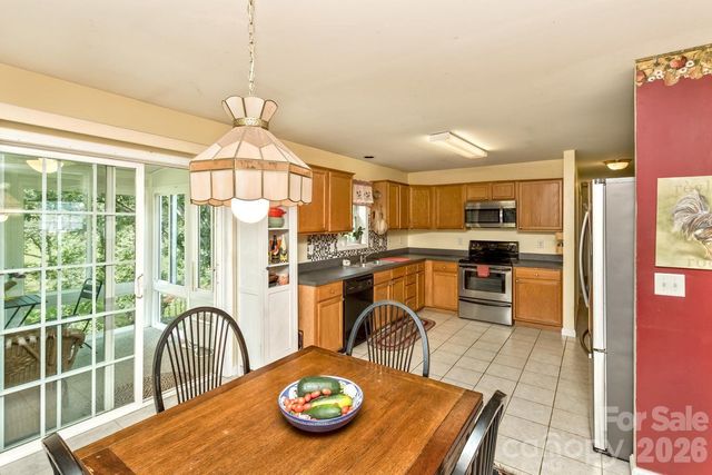 11 Dusty Lane, Leicester, NC 28748