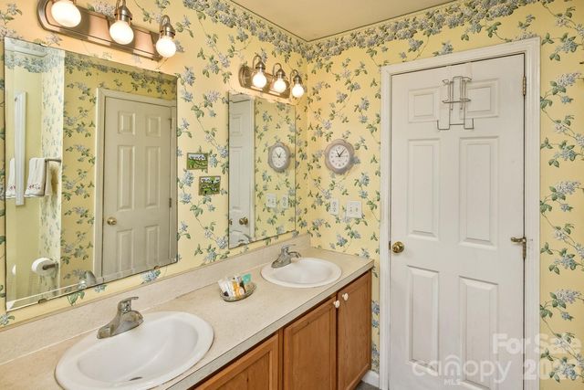 11 Dusty Lane, Leicester, NC 28748