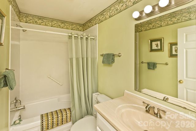 11 Dusty Lane, Leicester, NC 28748