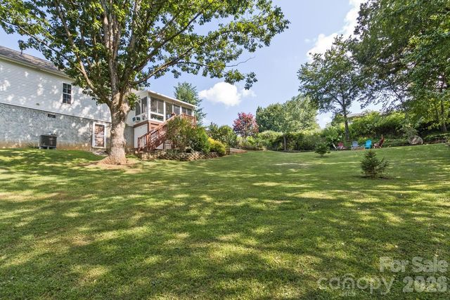 11 Dusty Lane, Leicester, NC 28748