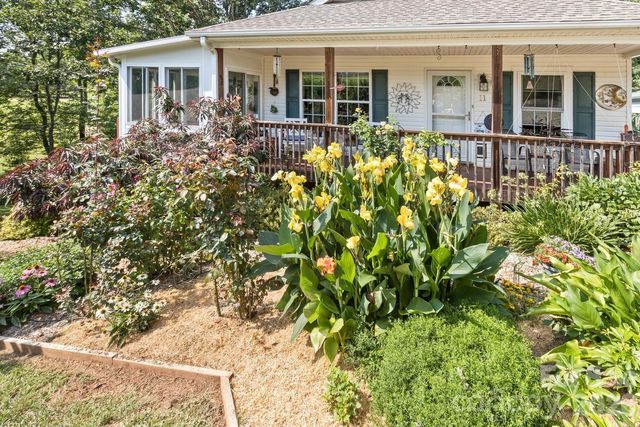 11 Dusty Lane, Leicester, NC 28748