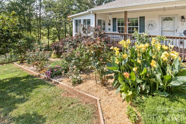 11 Dusty Lane, Leicester, NC 28748