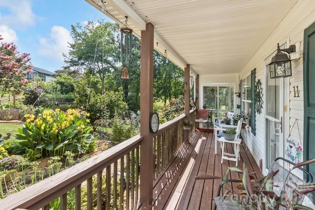 11 Dusty Lane, Leicester, NC 28748