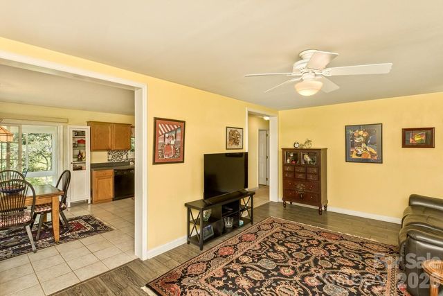 11 Dusty Lane, Leicester, NC 28748