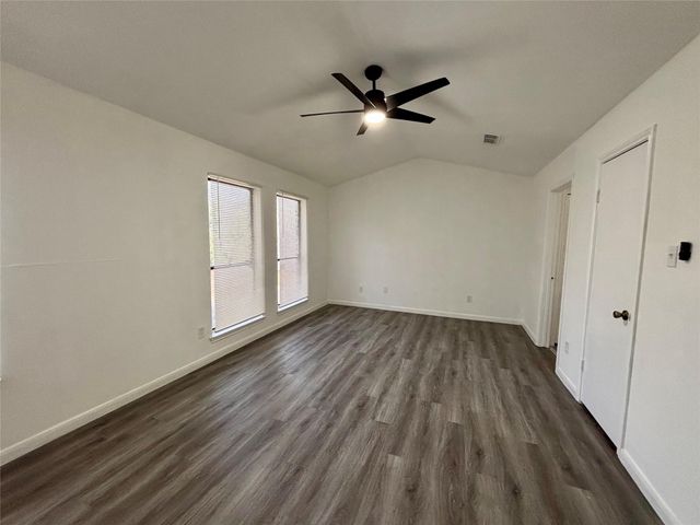 8299 Cambridge Street 2002, Houston, TX 77054