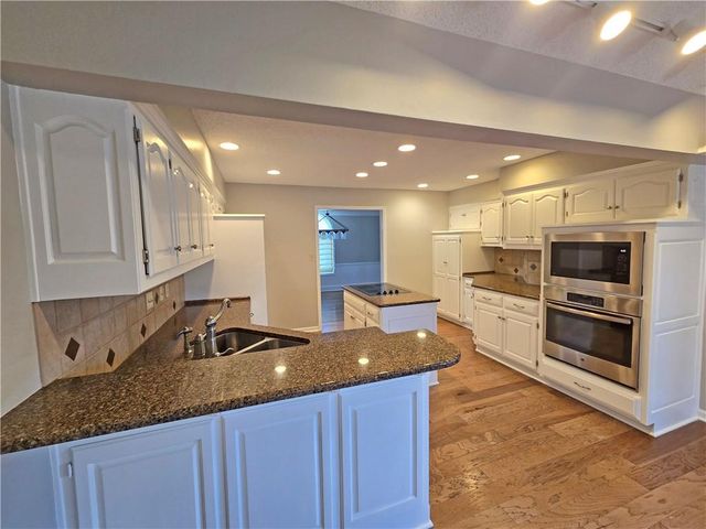 3605 SW Meyer Boulevard, Blue Springs, MO 64015