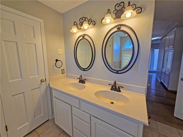 3605 SW Meyer Boulevard, Blue Springs, MO 64015