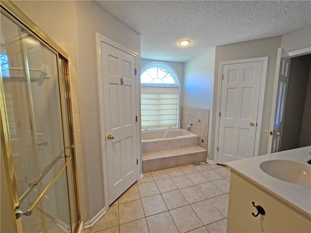 3605 SW Meyer Boulevard, Blue Springs, MO 64015