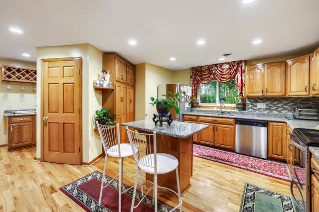 7200 89th Avenue N, Brooklyn Park, MN 55445