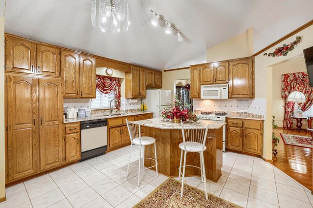 7200 89th Avenue N, Brooklyn Park, MN 55445