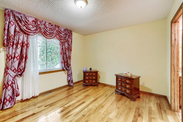 7200 89th Avenue N, Brooklyn Park, MN 55445