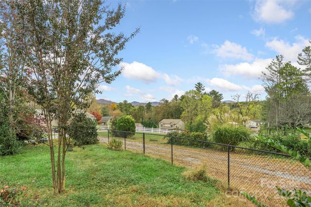 10 Haven Crest Lane, Fletcher, NC 28732