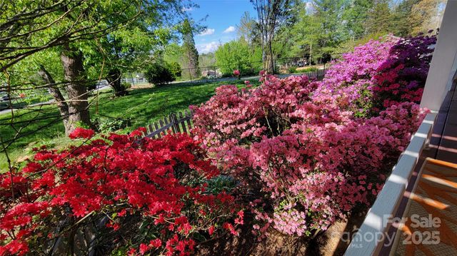 10 Haven Crest Lane, Fletcher, NC 28732