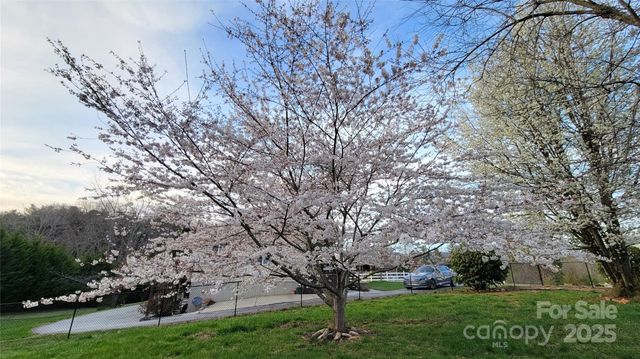 10 Haven Crest Lane, Fletcher, NC 28732