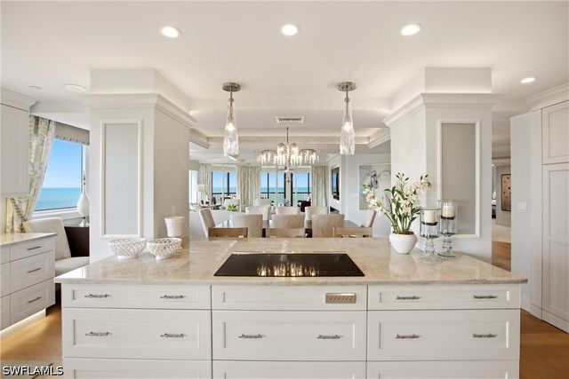 8171 Bay Colony DR 801, Naples, FL 34108