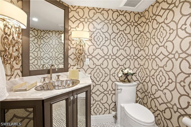 8171 Bay Colony DR 801, Naples, FL 34108