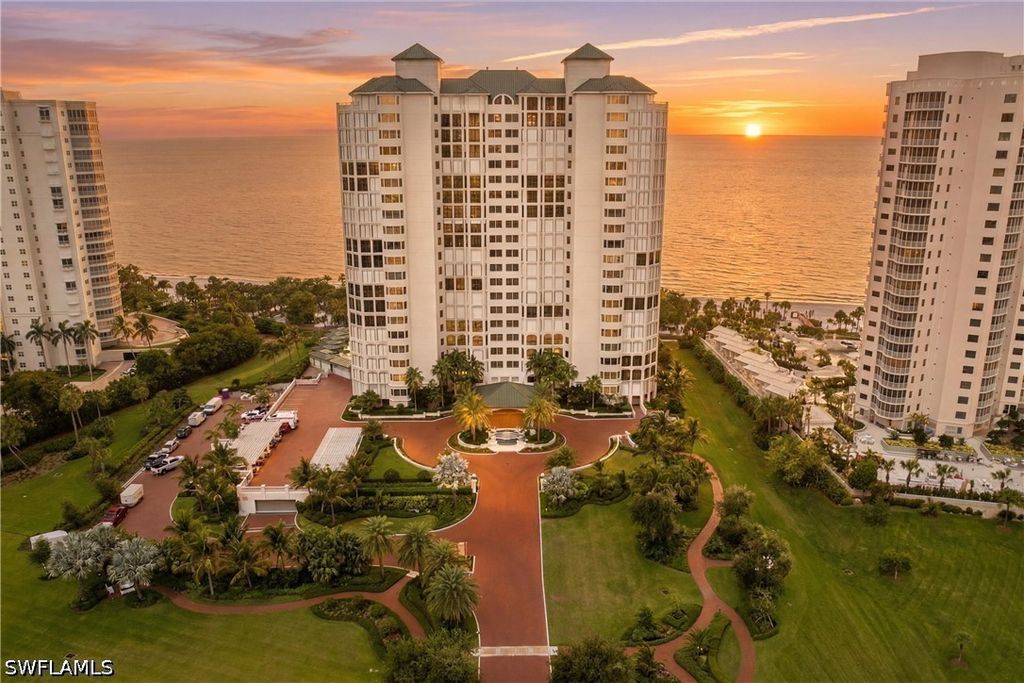 8171 Bay Colony DR 801, Naples, FL 34108