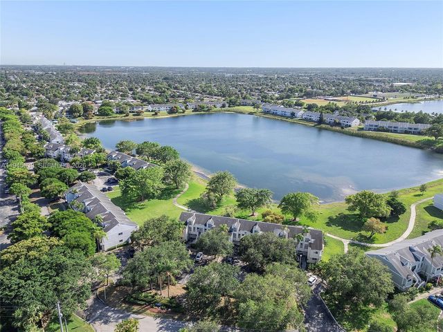 3457 NW 44th Street 104, Oakland Park, FL 33309