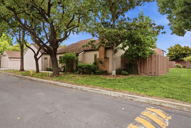 2524 Roblar Lane, Santa Clara, CA 95051