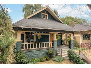 2869 Se SHERMAN St, Portland, OR 97214