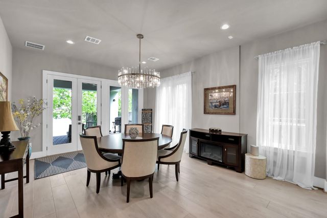 22 Lakeside Cove, The Woodlands, TX 77380