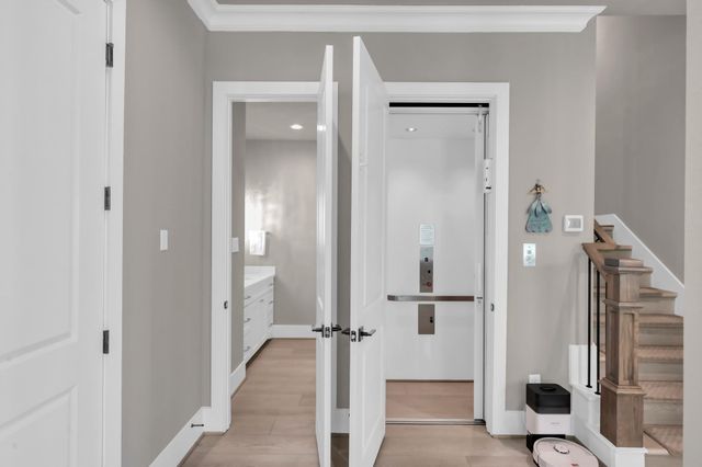 22 Lakeside Cove, The Woodlands, TX 77380