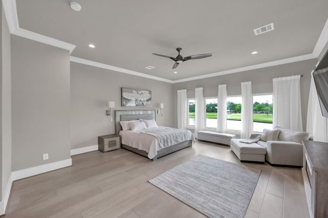 22 Lakeside Cove, The Woodlands, TX 77380