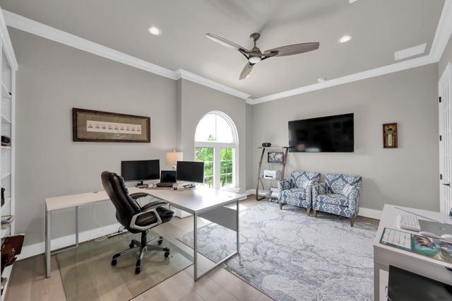 22 Lakeside Cove, The Woodlands, TX 77380