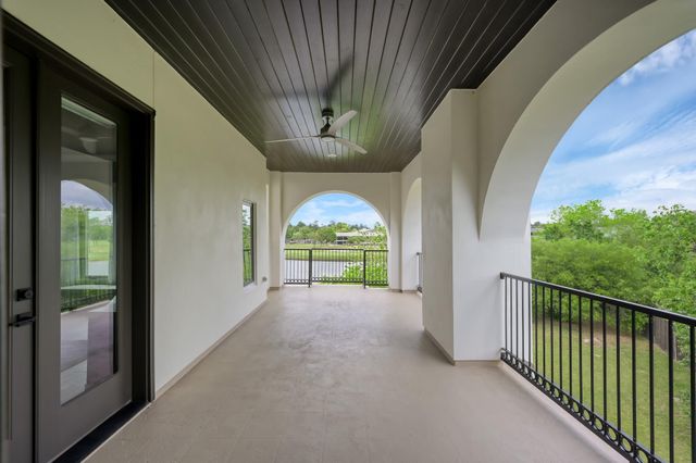 22 Lakeside Cove, The Woodlands, TX 77380