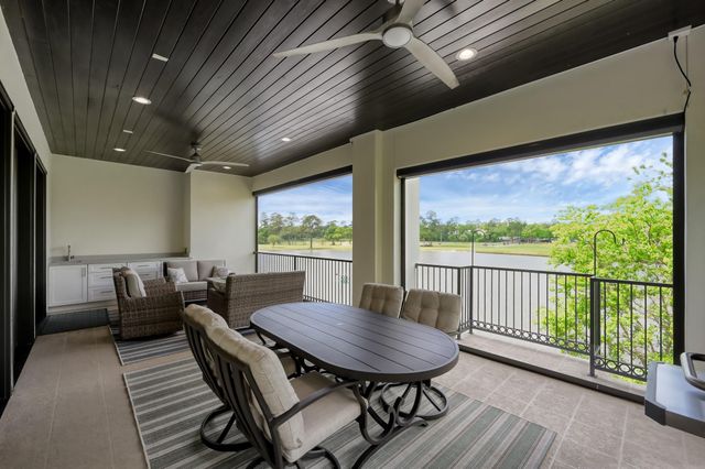 22 Lakeside Cove, The Woodlands, TX 77380