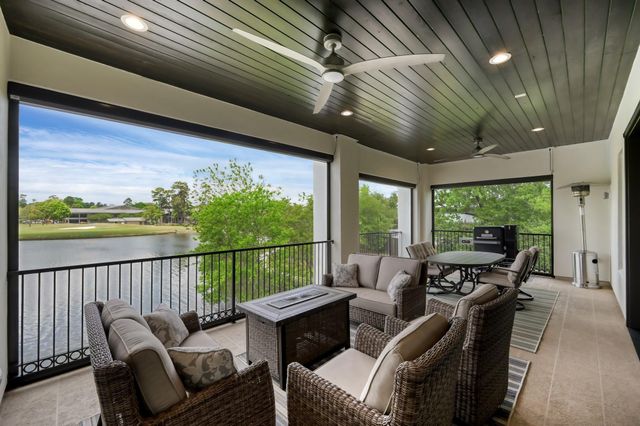 22 Lakeside Cove, The Woodlands, TX 77380