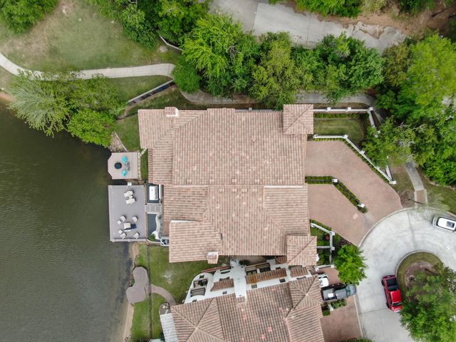 22 Lakeside Cove, The Woodlands, TX 77380