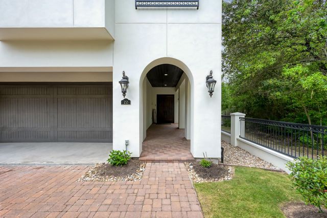 22 Lakeside Cove, The Woodlands, TX 77380