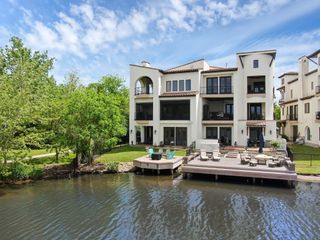 22 Lakeside Cove, The Woodlands, TX 77380