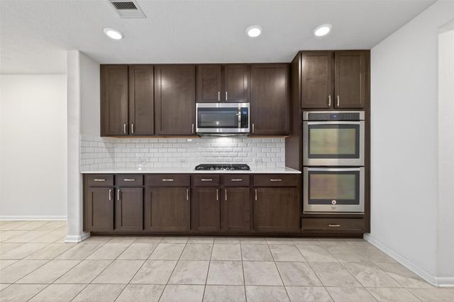 4027 Lake Cypress Circle, Houston, TX 77068