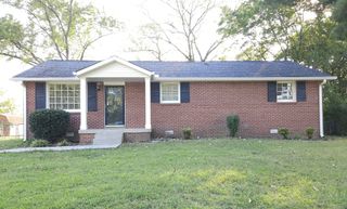 8613 Hooper St, Murfreesboro, TN 37129