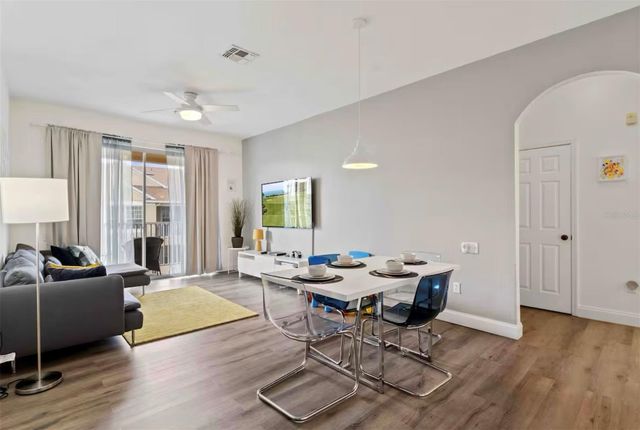 2774 ALMATON LOOP 402, Kissimmee, FL 34747