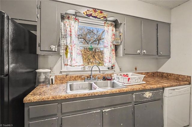 209 7th Street, Burlington, NC 27215