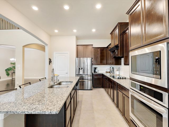 614 Woodridge Drive, Oak Point, TX 75068