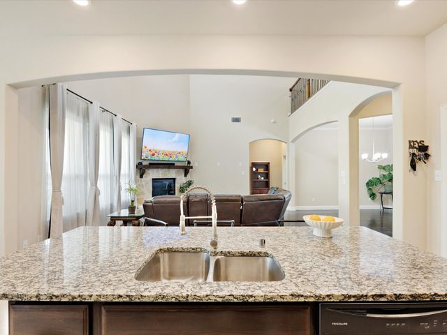 614 Woodridge Drive, Oak Point, TX 75068