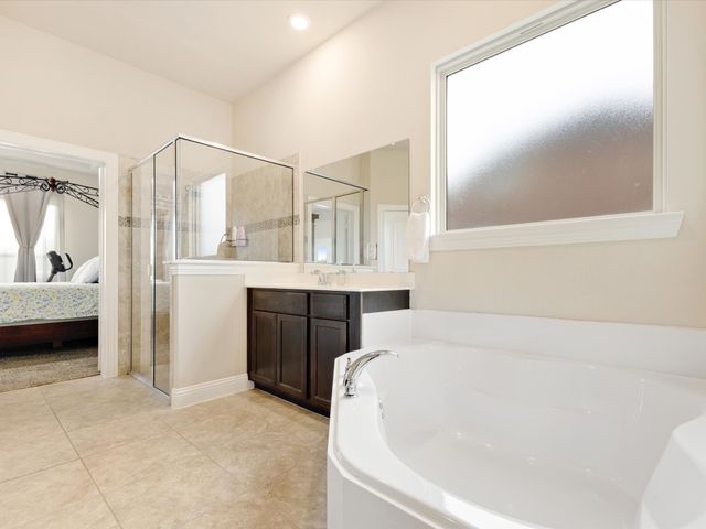 614 Woodridge Drive, Oak Point, TX 75068