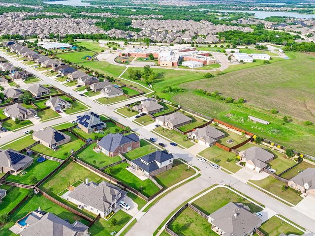 614 Woodridge Drive, Oak Point, TX 75068