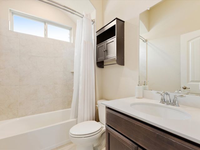 614 Woodridge Drive, Oak Point, TX 75068