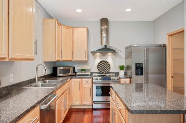 4820 Underwood Lane N D, Plymouth, MN 55442