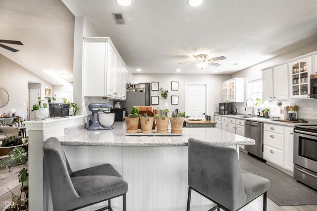 25 W Quail Wood Lane, Westfield, IN 46074