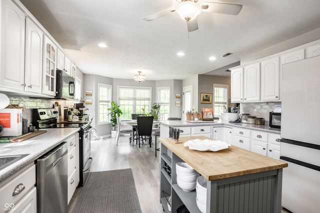 25 W Quail Wood Lane, Westfield, IN 46074