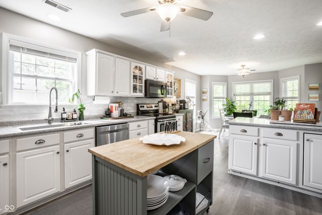 25 W Quail Wood Lane, Westfield, IN 46074