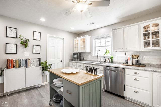25 W Quail Wood Lane, Westfield, IN 46074